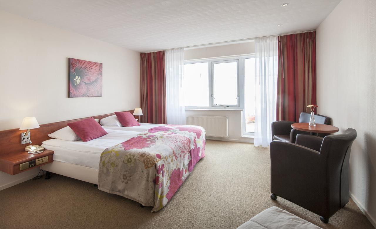Hotel Victoria แบร์เกิน อาน ซี ภายนอก รูปภาพ